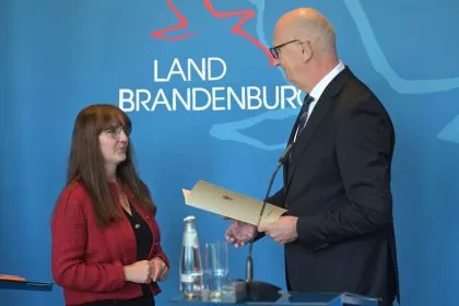 Nach der Entlassung des Verfassungsschutzchefs: Brandenburgs Innenministerin tritt zurück